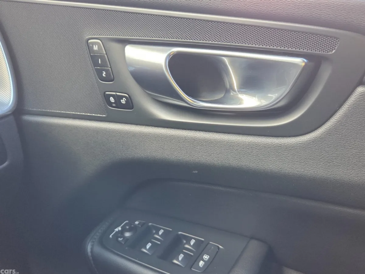 Volvo XC60 SUV, Diesel, 2023, Black