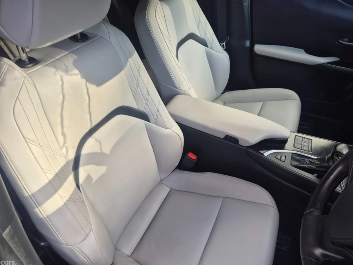 Lexus UX Estate, Petrol Hybrid, 2023, Blue