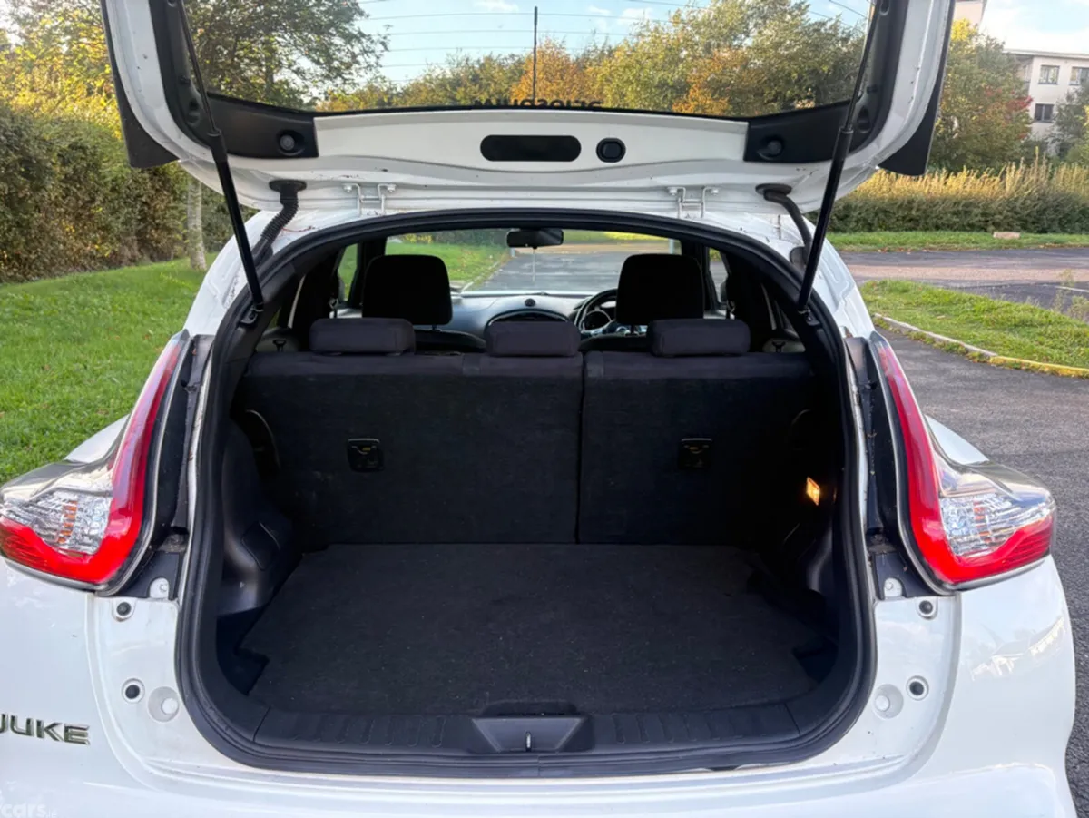 Nissan Juke Hatchback, Petrol, 2016, White