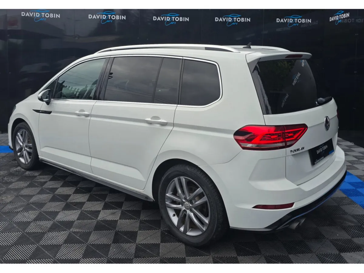 Volkswagen Touran MPV, Petrol, 2017, White