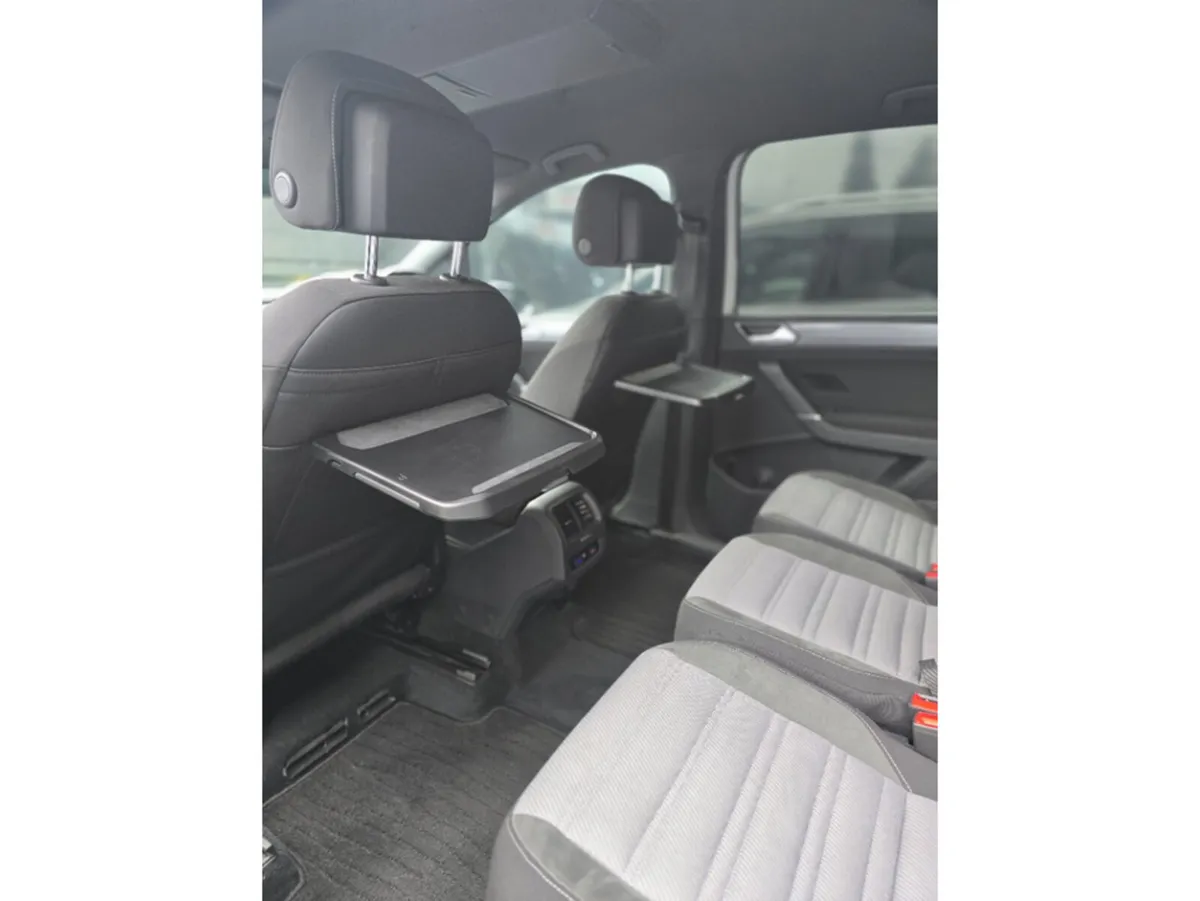 Volkswagen Touran MPV, Petrol, 2017, White