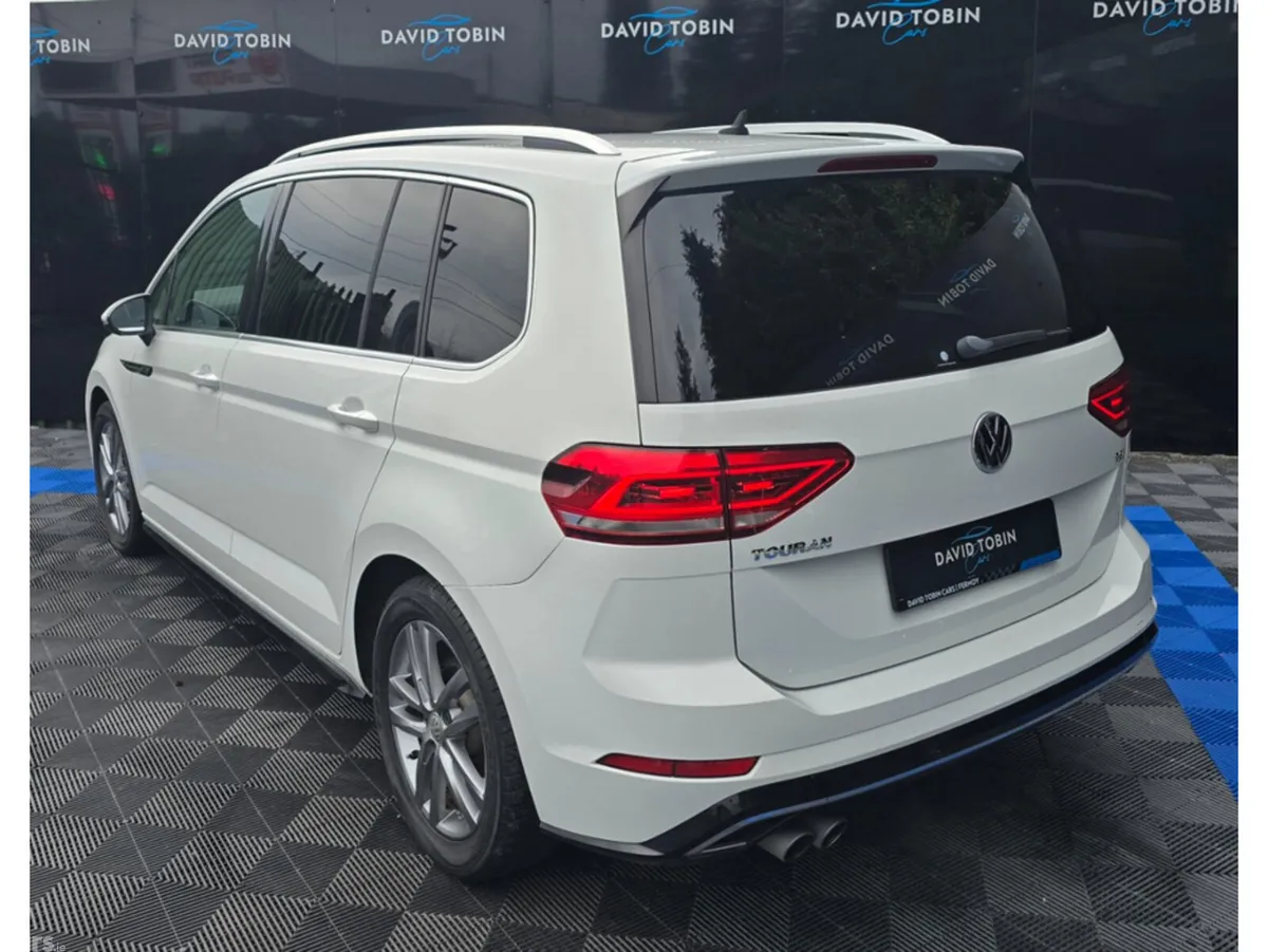 Volkswagen Touran MPV, Petrol, 2017, White