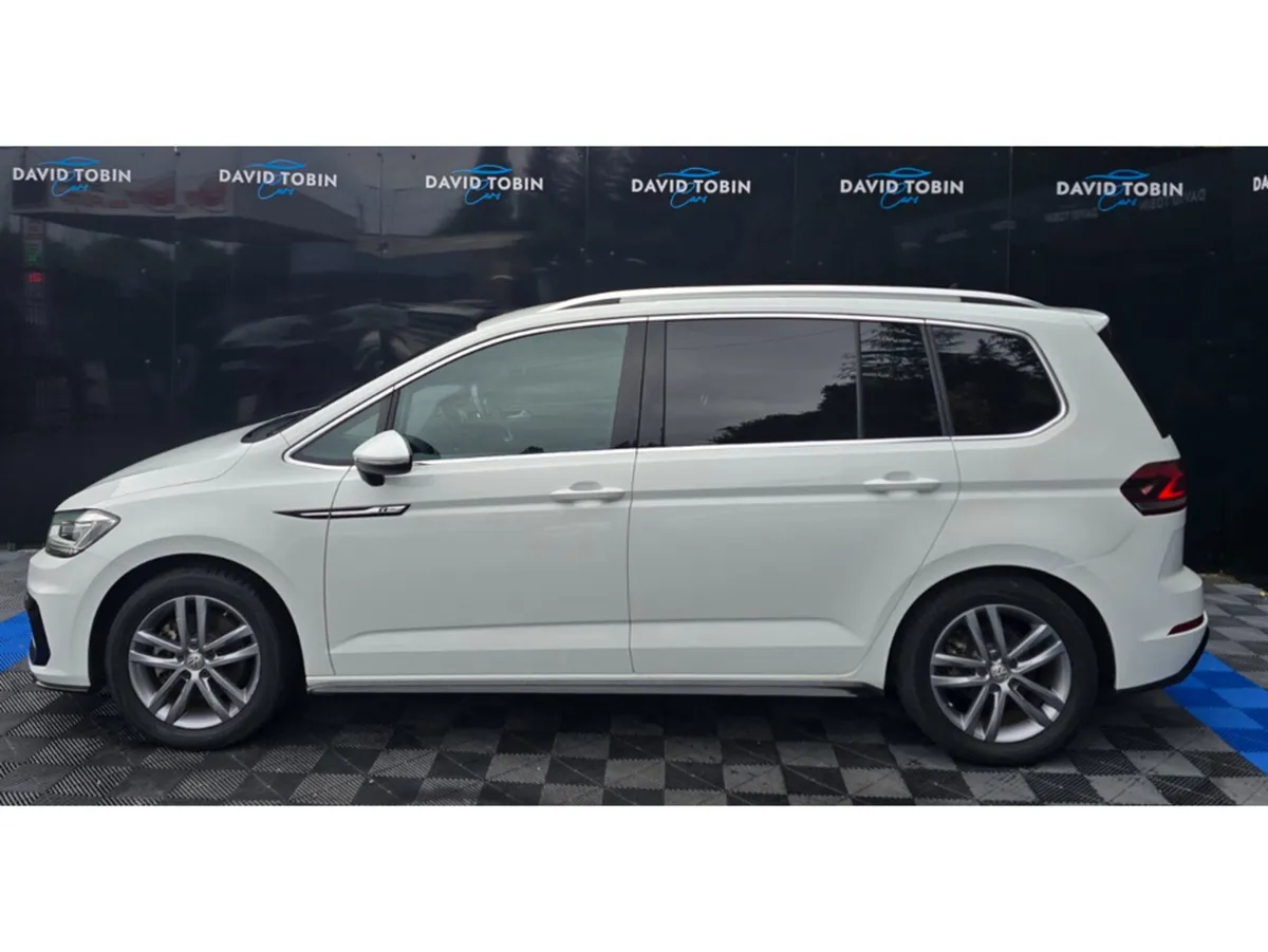 Volkswagen Touran MPV, Petrol, 2017, White