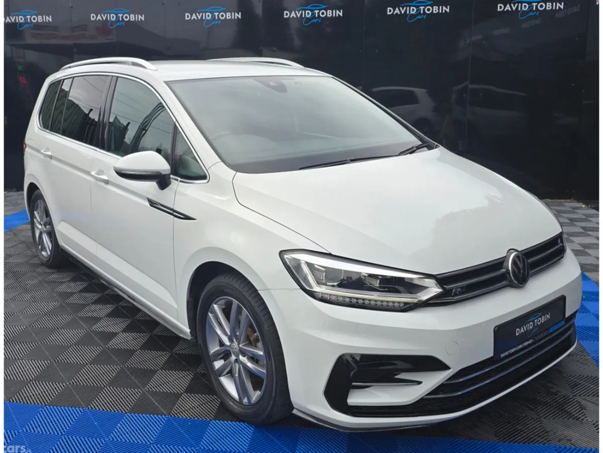 Volkswagen Touran MPV, Petrol, 2017, White
