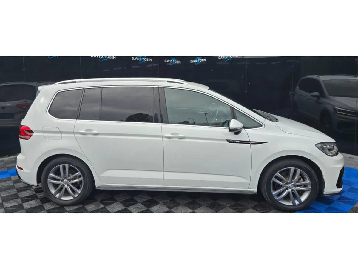 Volkswagen Touran MPV, Petrol, 2017, White