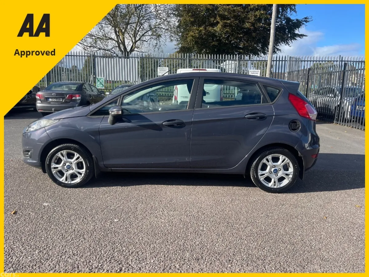 Ford Fiesta Hatchback, Petrol, 2015, Blue