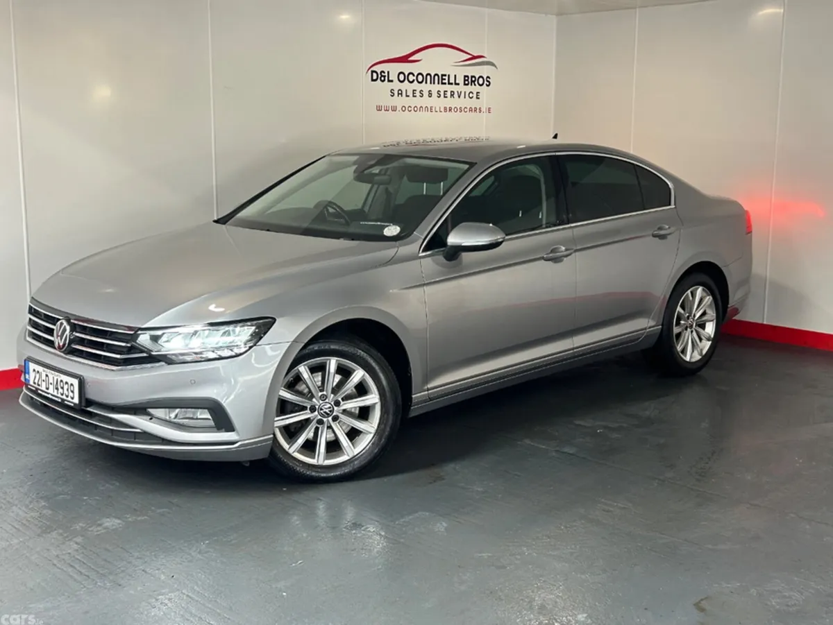 Volkswagen Passat Saloon, Diesel, 2022, Silver