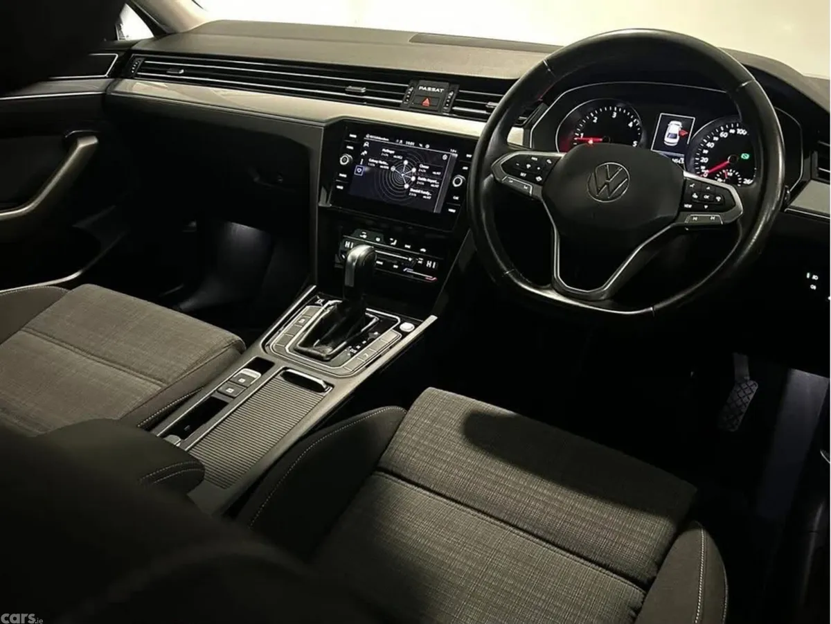 Volkswagen Passat Saloon, Diesel, 2022, Silver