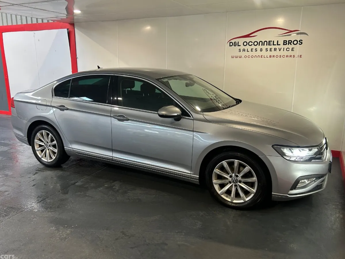 Volkswagen Passat Saloon, Diesel, 2022, Silver