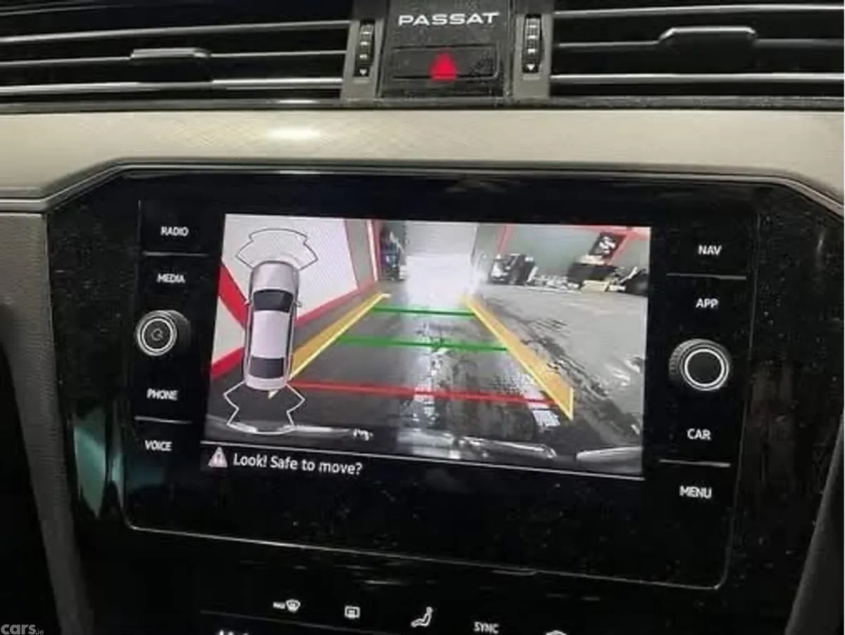 Volkswagen Passat Saloon, Diesel, 2022, Silver