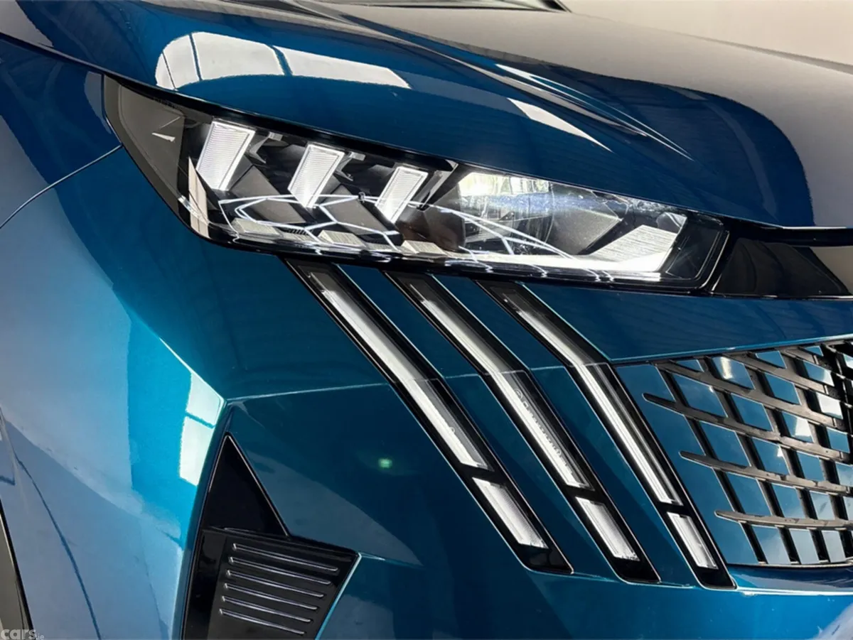 Peugeot 5008 Hatchback, Electric, 2025, Blue