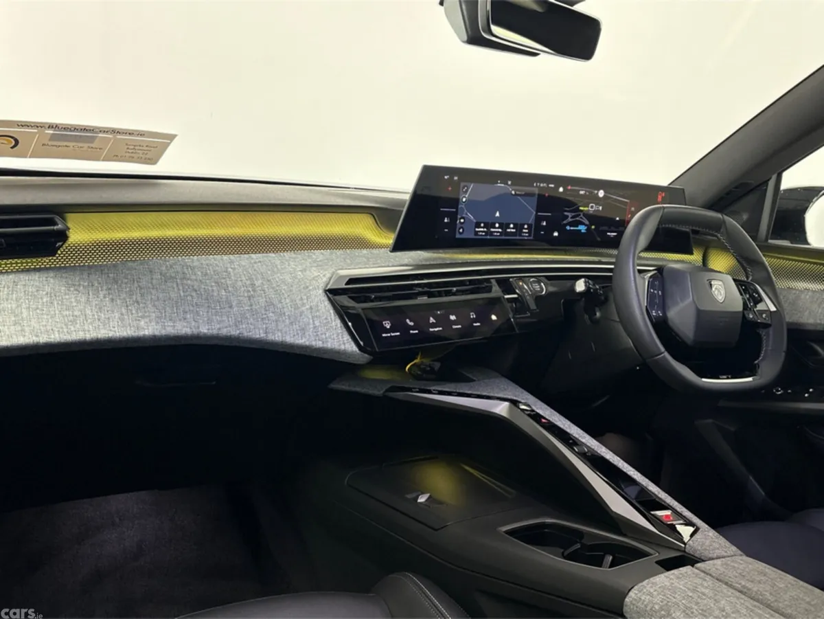 Peugeot 5008 Hatchback, Electric, 2025, Blue