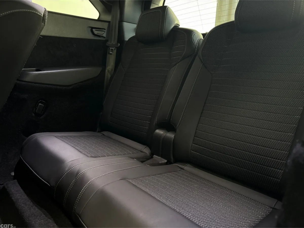 Peugeot 5008 Hatchback, Electric, 2025, Blue