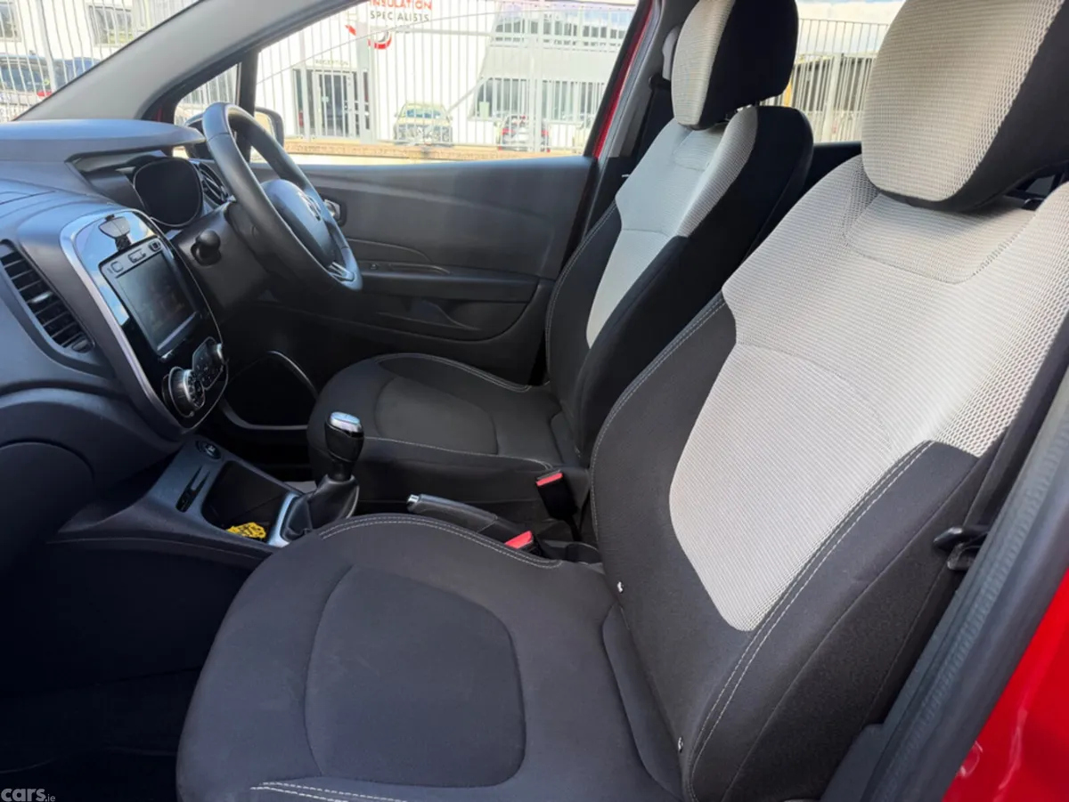 Renault Captur Hatchback, Diesel, 2019, Red