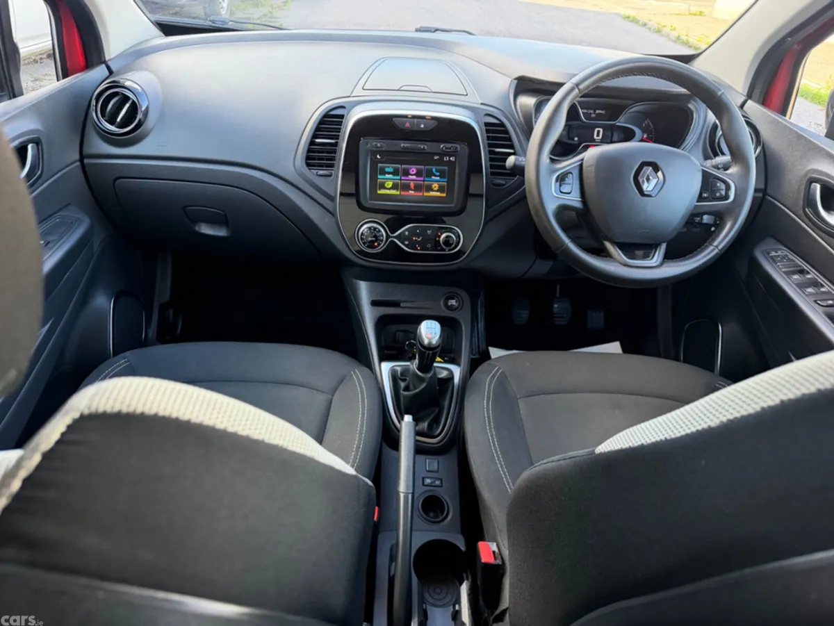 Renault Captur Hatchback, Diesel, 2019, Red