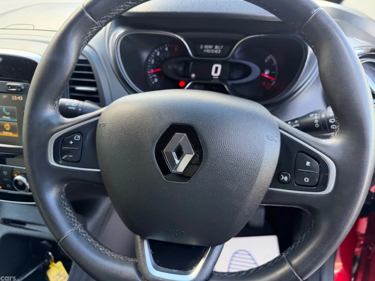 Renault Captur Hatchback, Diesel, 2019, Red