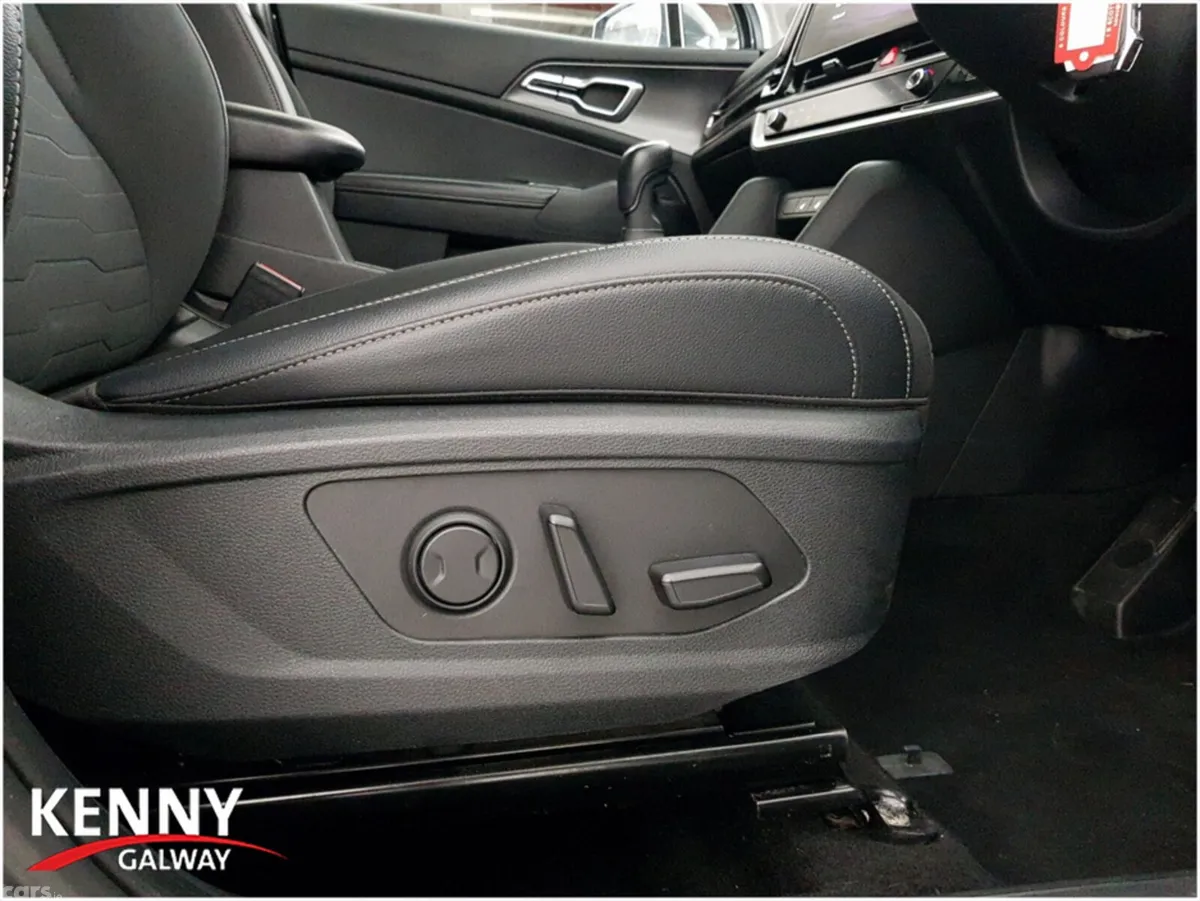 Kia Sportage MPV, Diesel, 2023, Grey