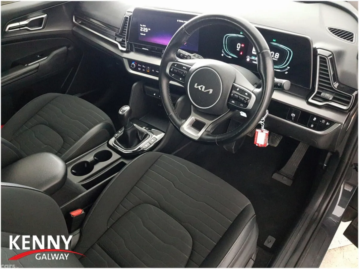Kia Sportage MPV, Diesel, 2023, Grey