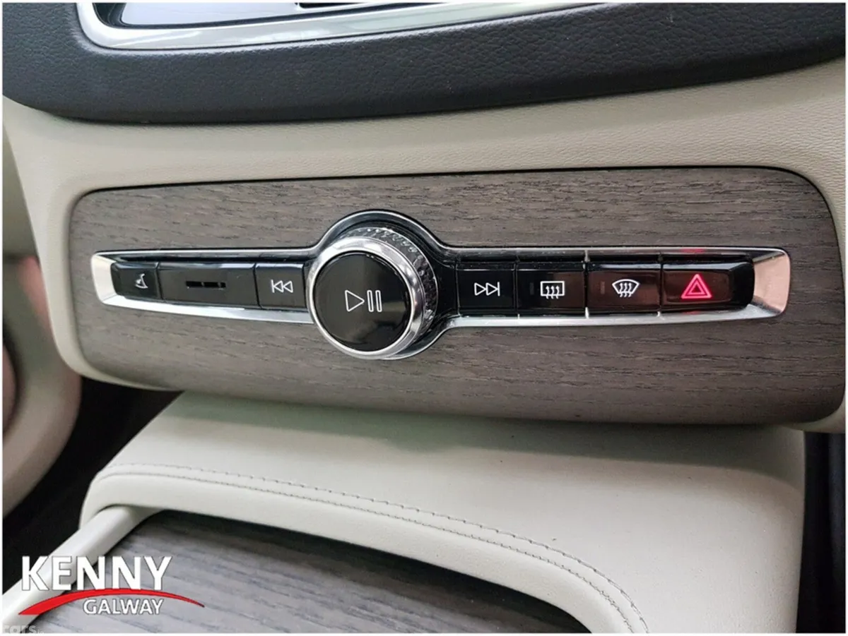 Volvo XC90 MPV, Petrol Plug-in Hybrid, 2024, Black
