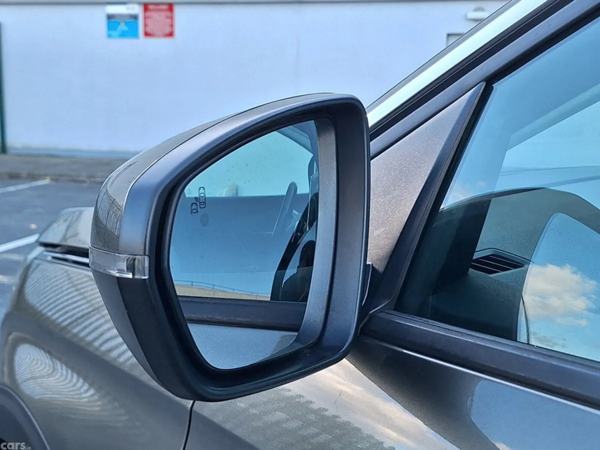 Peugeot 5008 MPV, Petrol, 2018, Grey