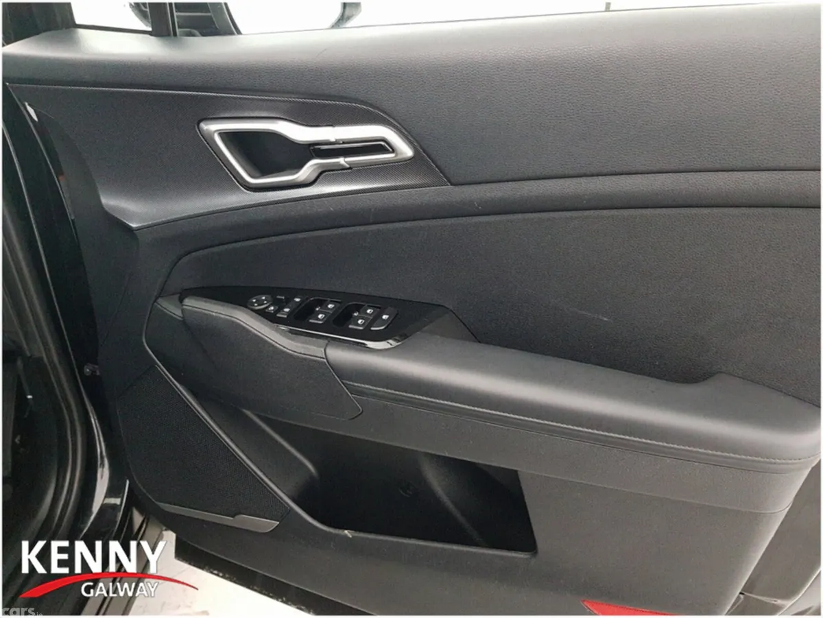 Kia Sportage MPV, Diesel, 2023, Black