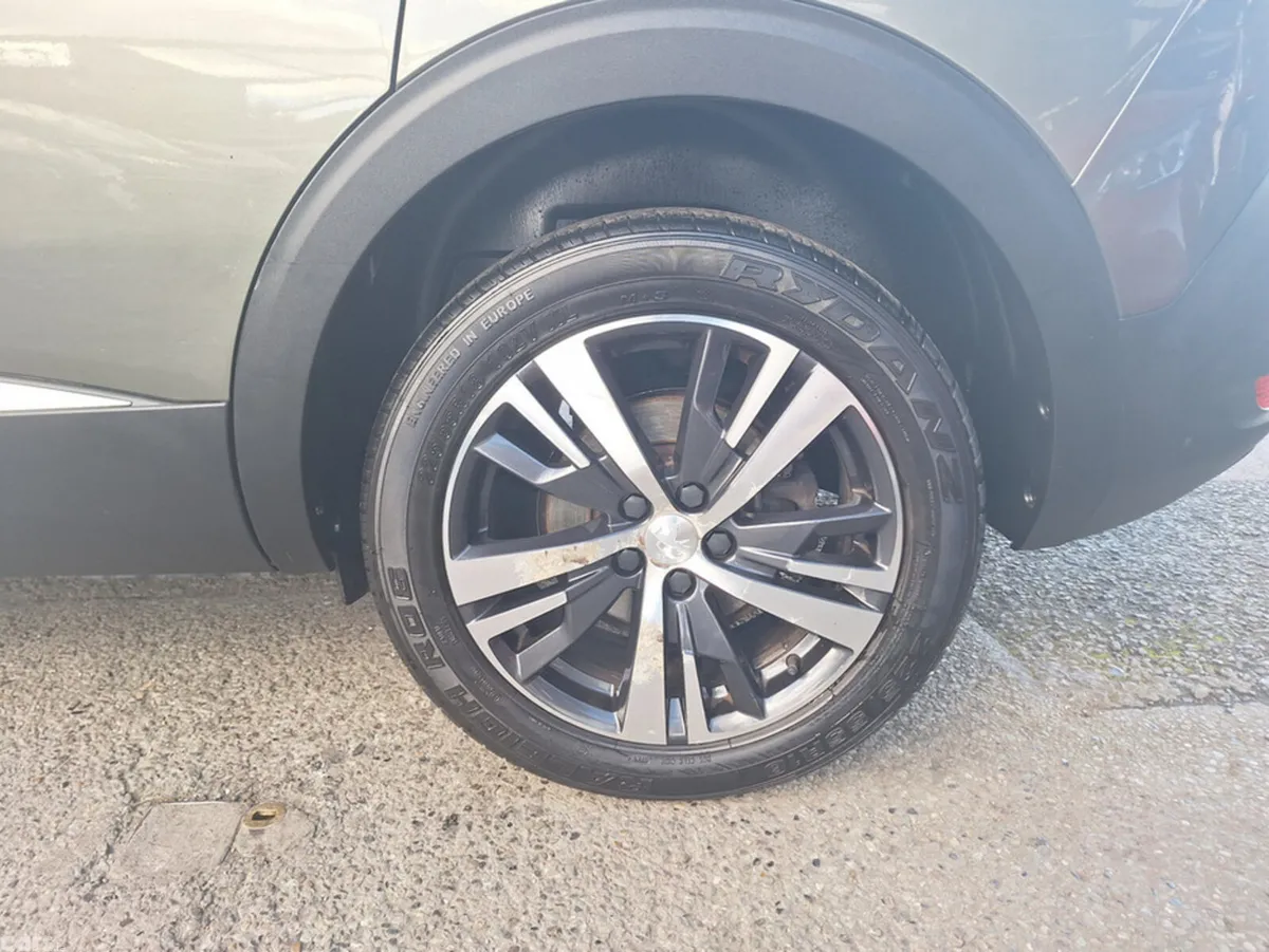 Peugeot 5008 MPV, Petrol, 2018, Grey