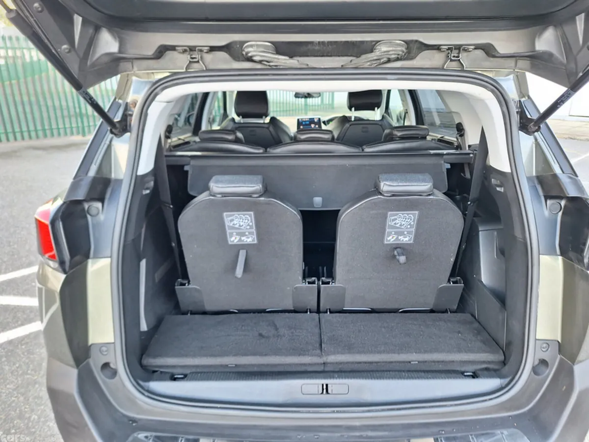 Peugeot 5008 MPV, Petrol, 2018, Grey