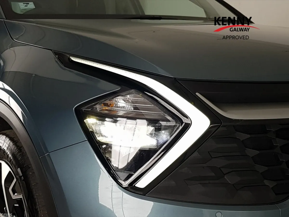 Kia Sportage MPV, Diesel, 2025, Grey