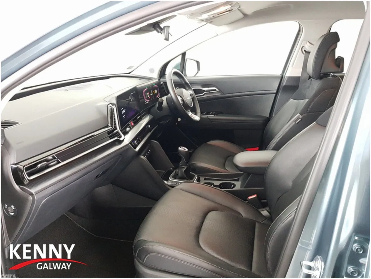 Kia Sportage MPV, Diesel, 2025, Grey