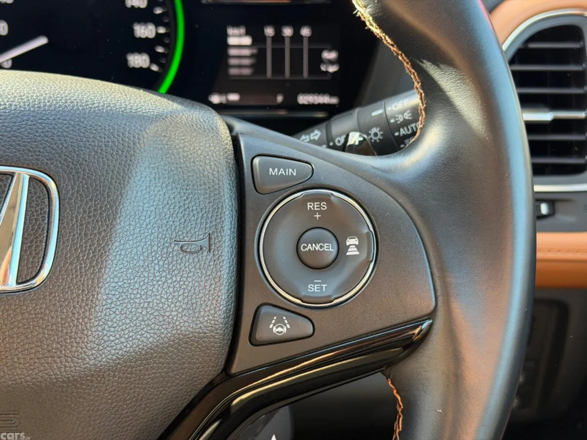 Honda Vezel SUV, Petrol Hybrid, 2018, Red