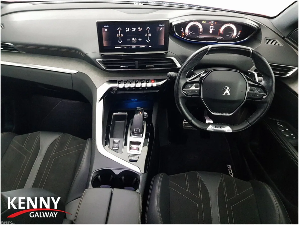 Peugeot 5008 MPV, Petrol, 2021, Red