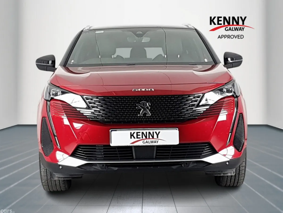 Peugeot 5008 MPV, Petrol, 2021, Red
