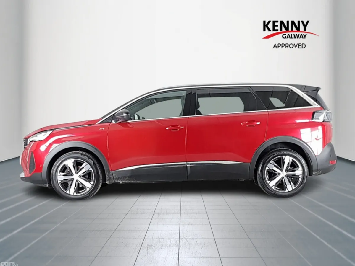 Peugeot 5008 MPV, Petrol, 2021, Red