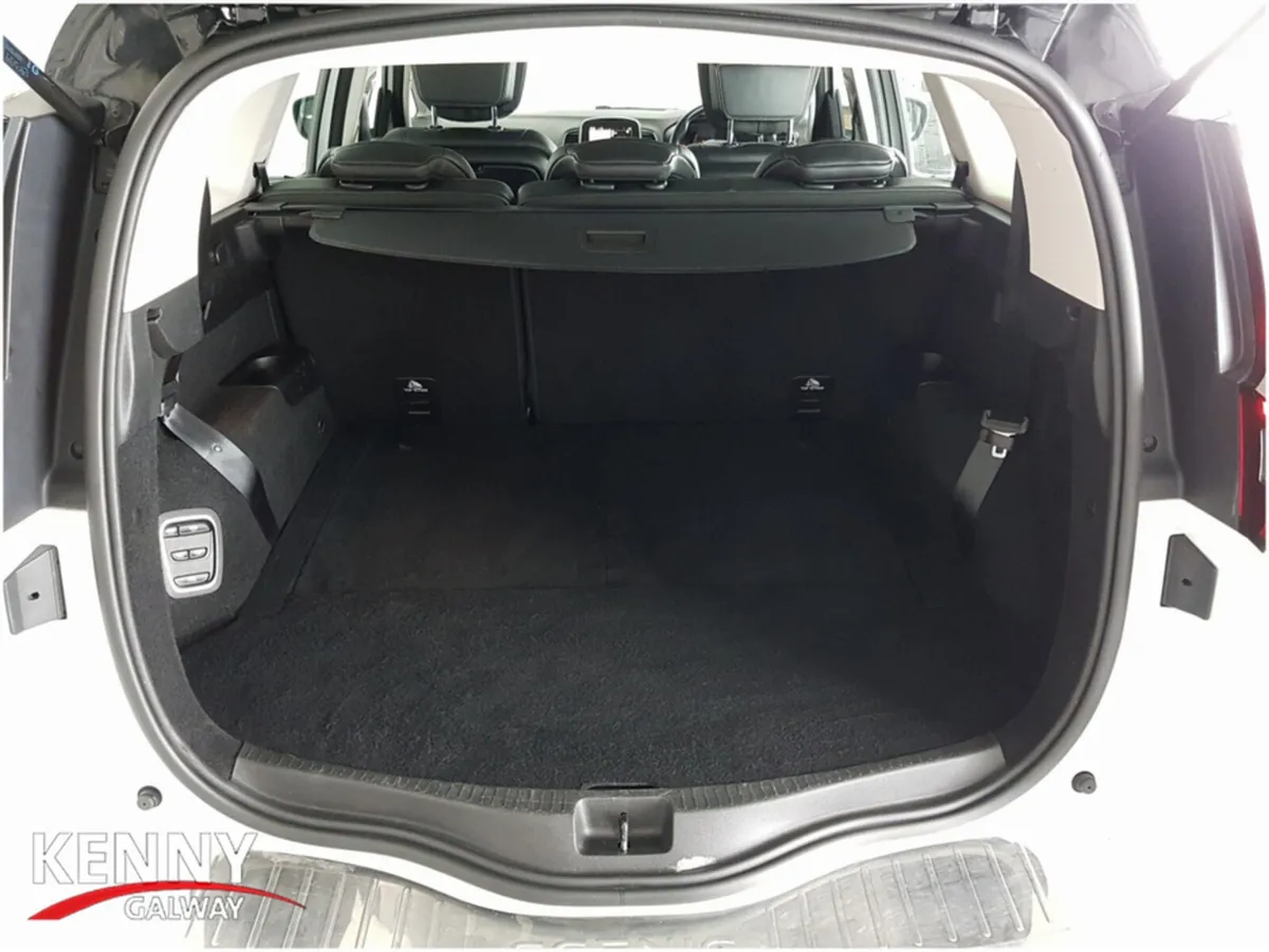 Renault Grand Scenic Hatchback, Diesel, 2017, White