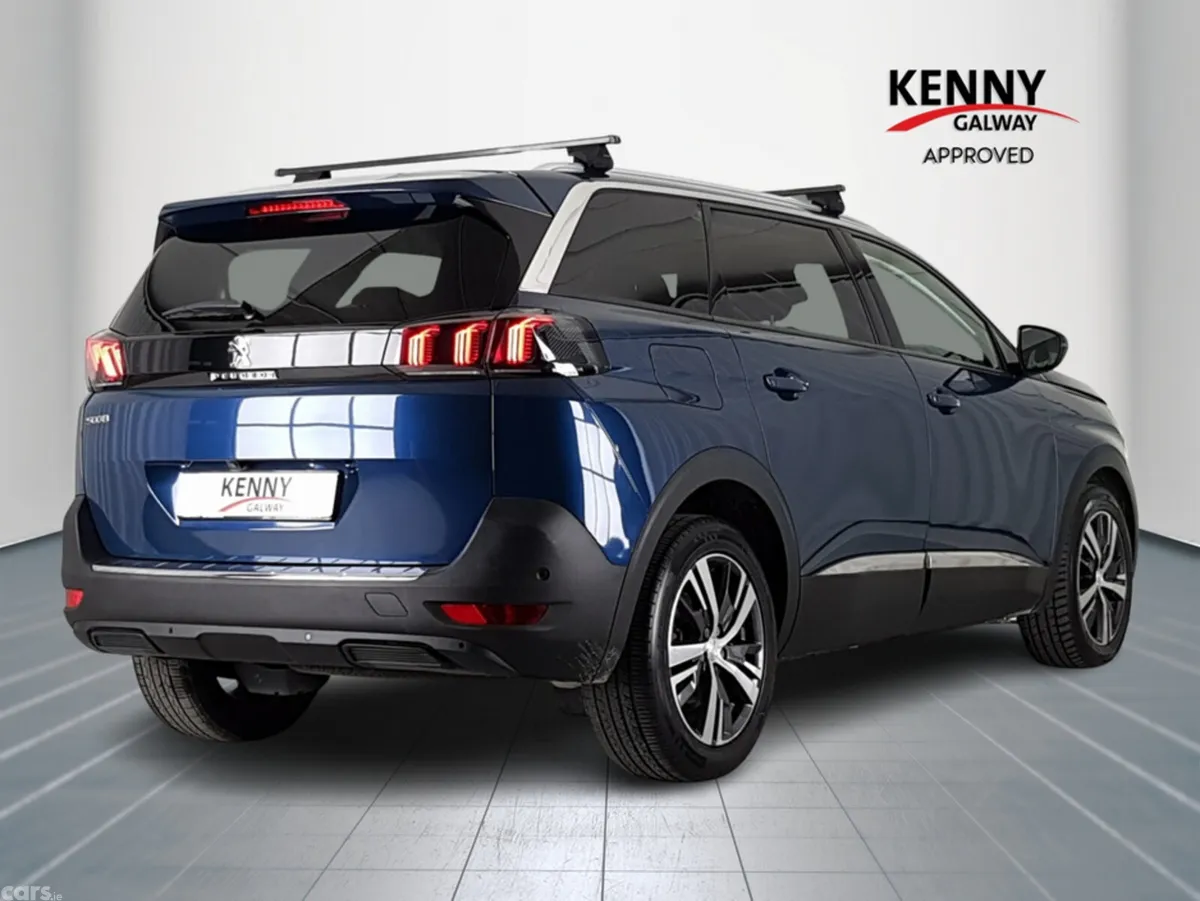 Peugeot 5008 MPV, Petrol, 2021, Blue