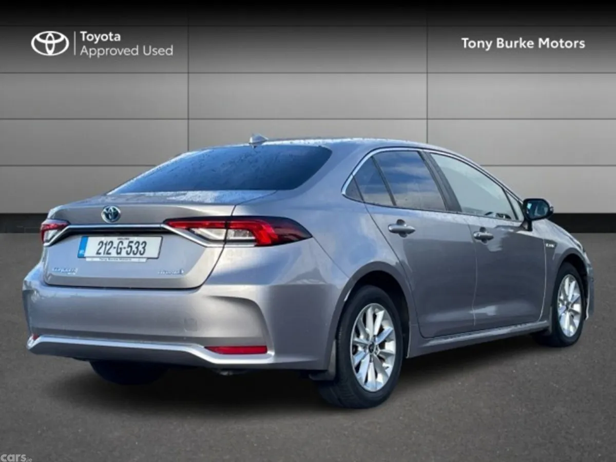 Toyota Corolla Saloon, Petrol Hybrid, 2021, Grey