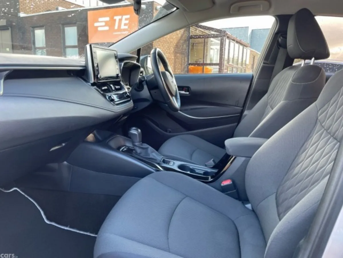 Toyota Corolla Saloon, Petrol Hybrid, 2021, Grey