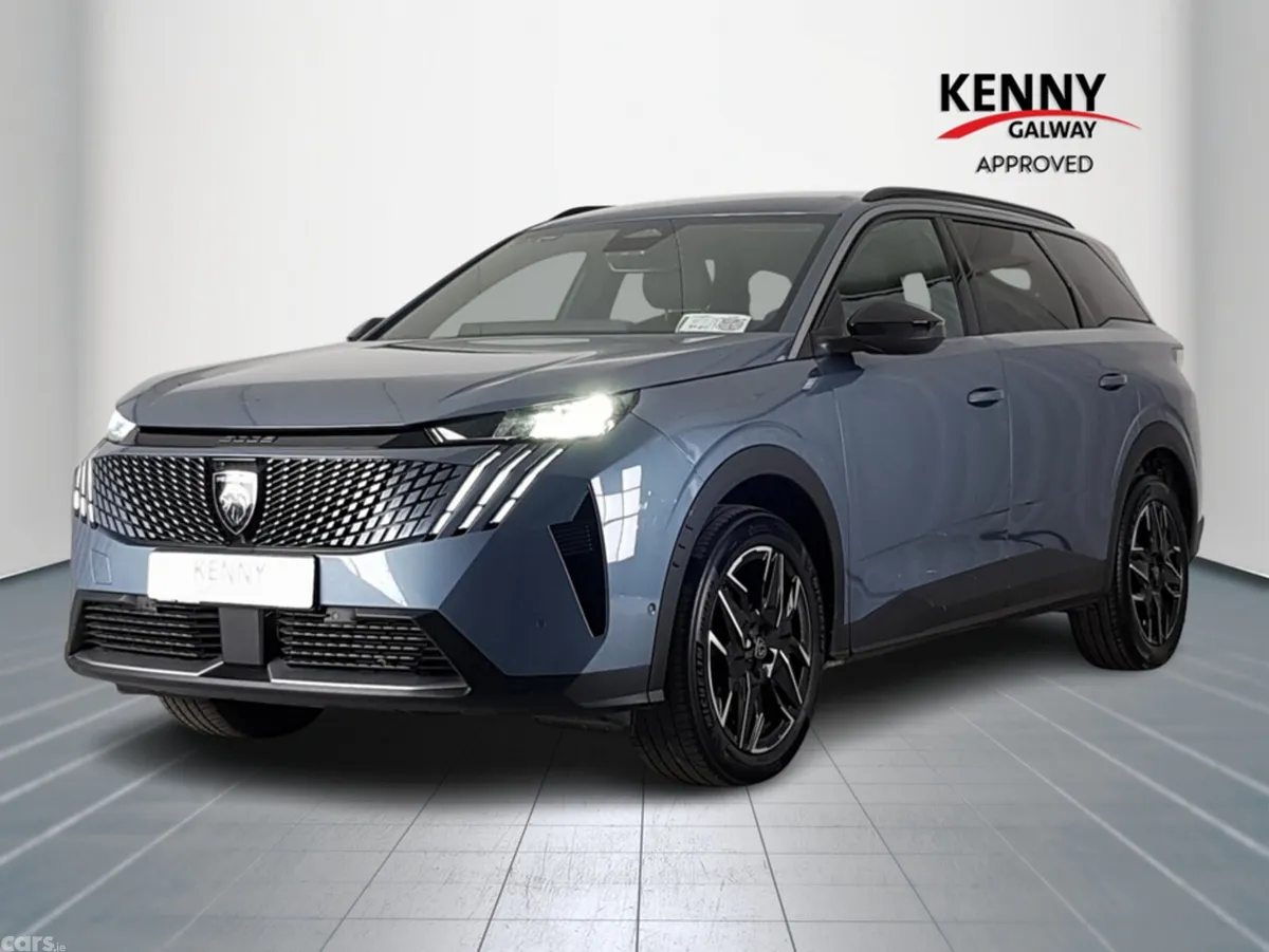 Peugeot 5008 MPV, Petrol, 2025, Blue