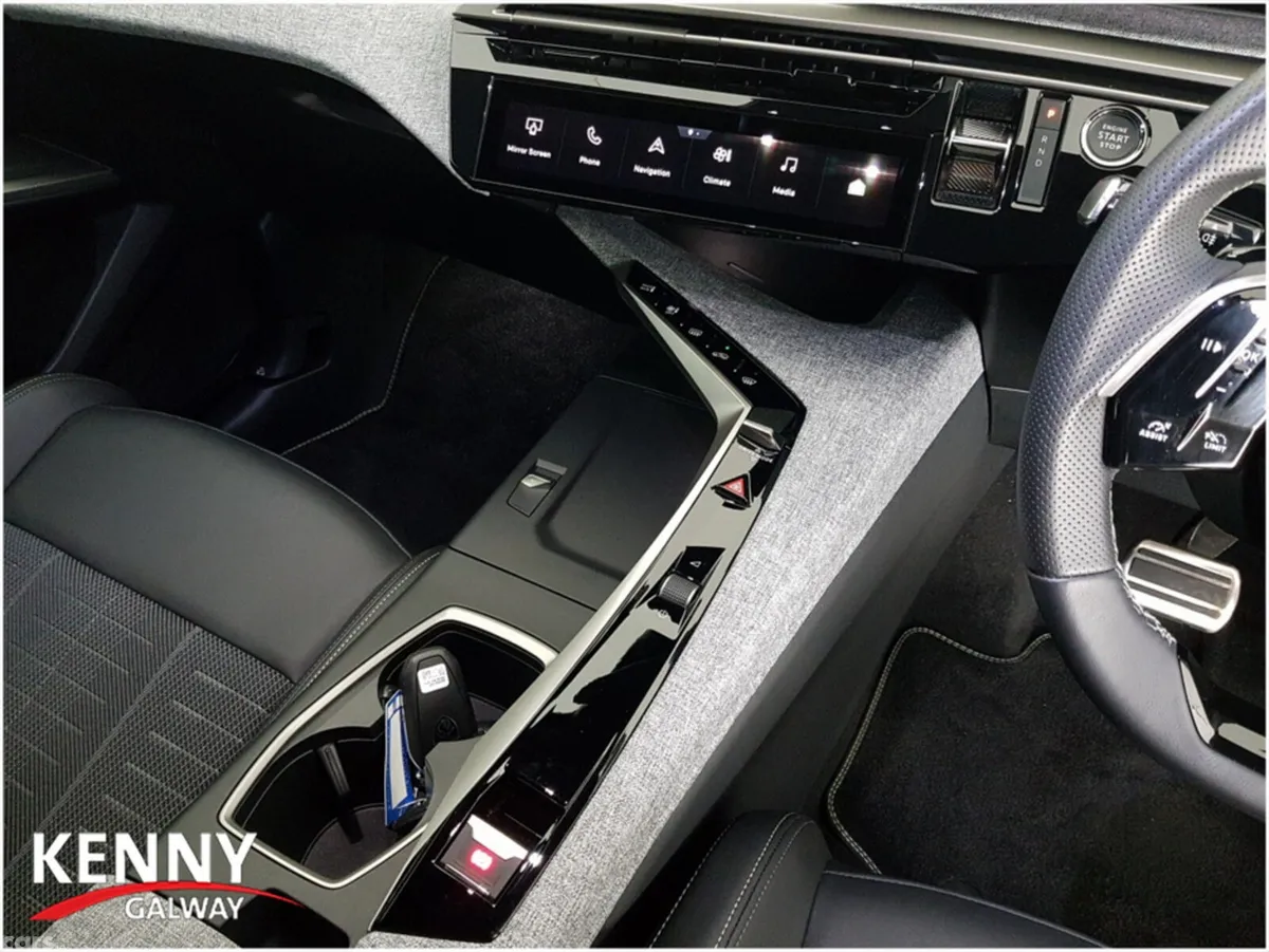 Peugeot 3008 MPV, Electric, 2025, Grey