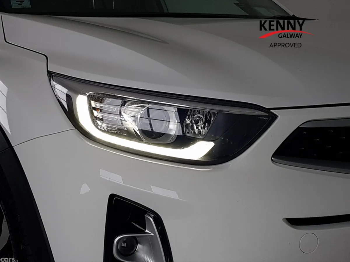 Kia Stonic SUV, Petrol, 2026, White
