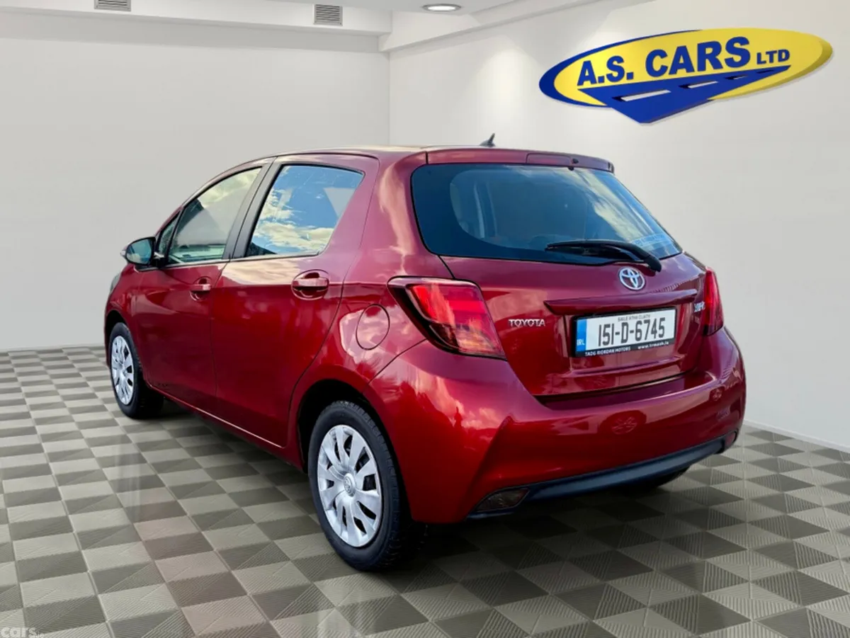 Toyota Yaris Hatchback, Petrol, 2015, Red