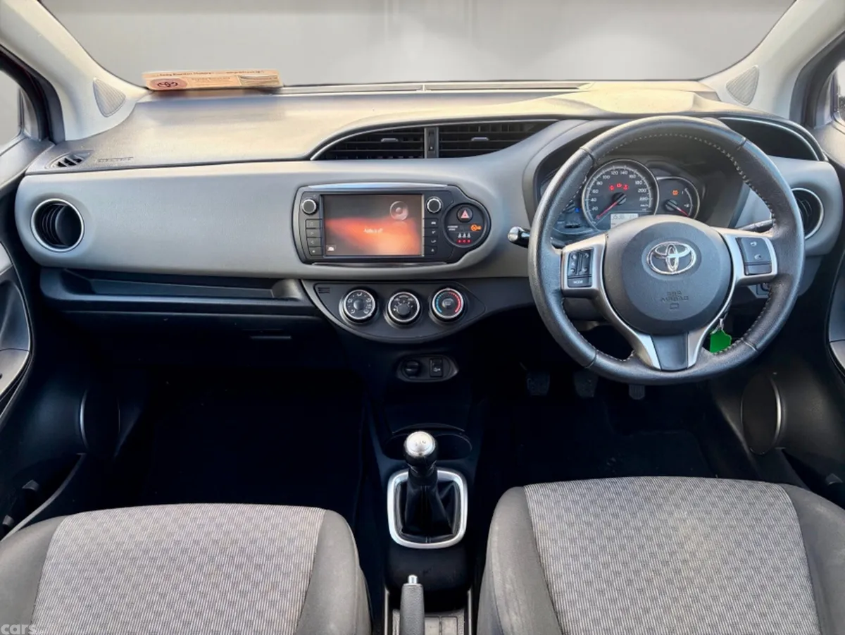 Toyota Yaris Hatchback, Petrol, 2015, Red