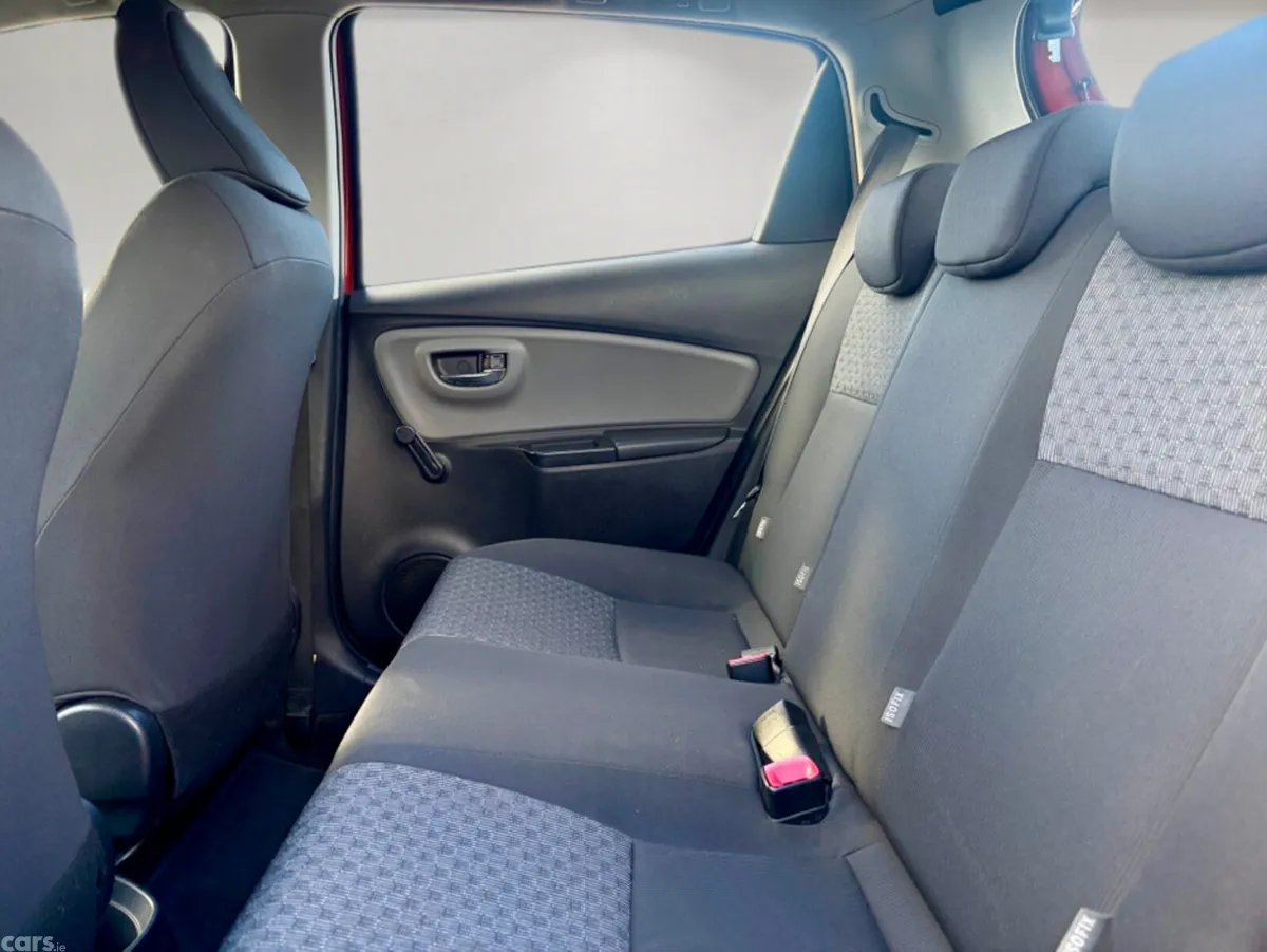 Toyota Yaris Hatchback, Petrol, 2015, Red