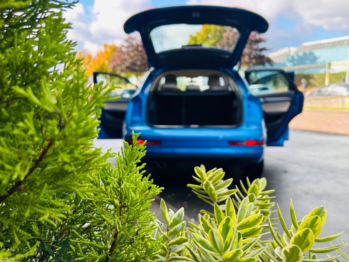Audi Q3 SUV, Diesel, 2016, Blue
