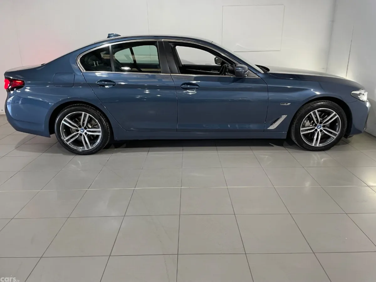 BMW 5-Series Saloon, Petrol Plug-in Hybrid, 2023, Blue