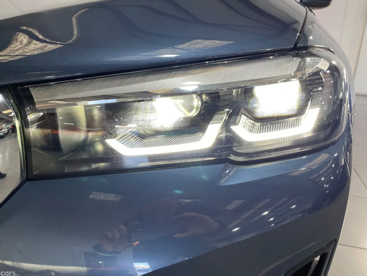 BMW 5-Series Saloon, Petrol Plug-in Hybrid, 2023, Blue