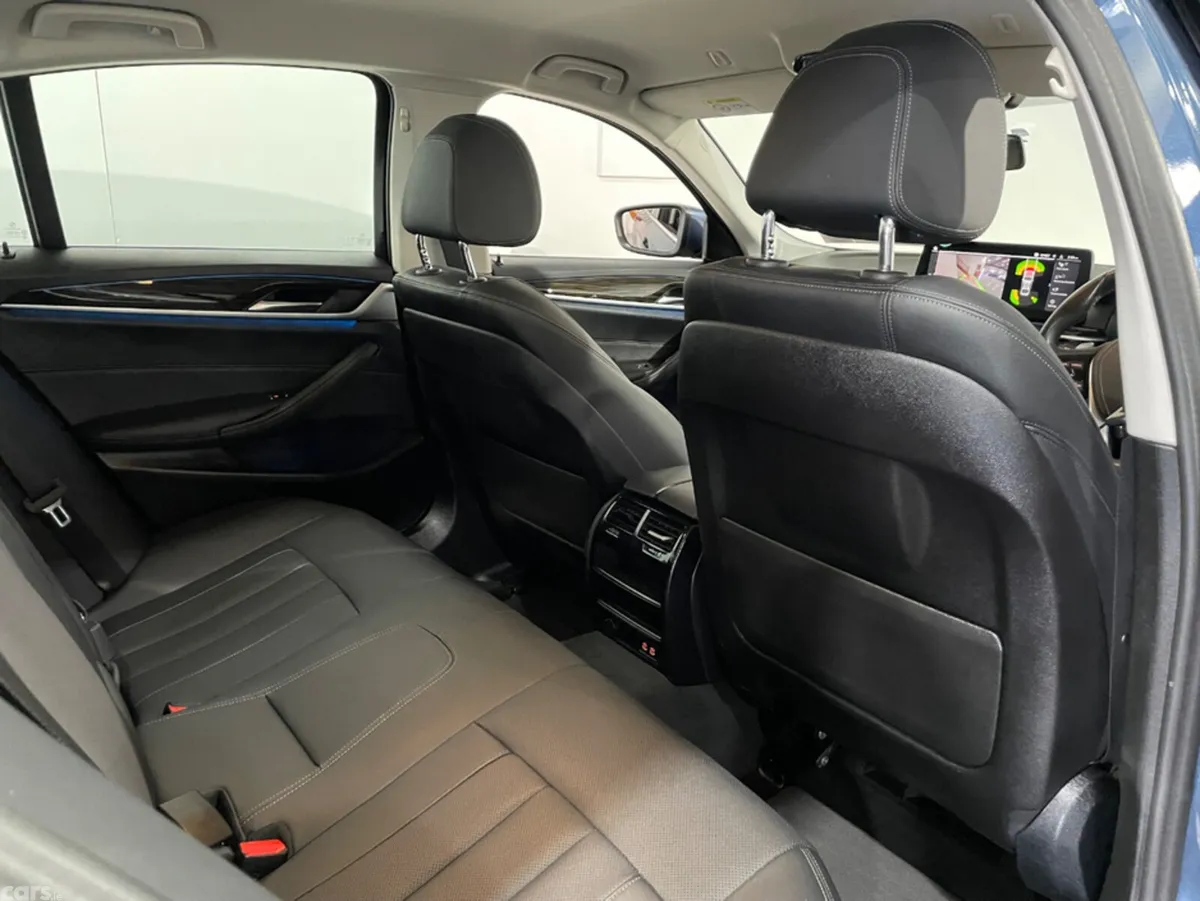 BMW 5-Series Saloon, Petrol Plug-in Hybrid, 2023, Blue