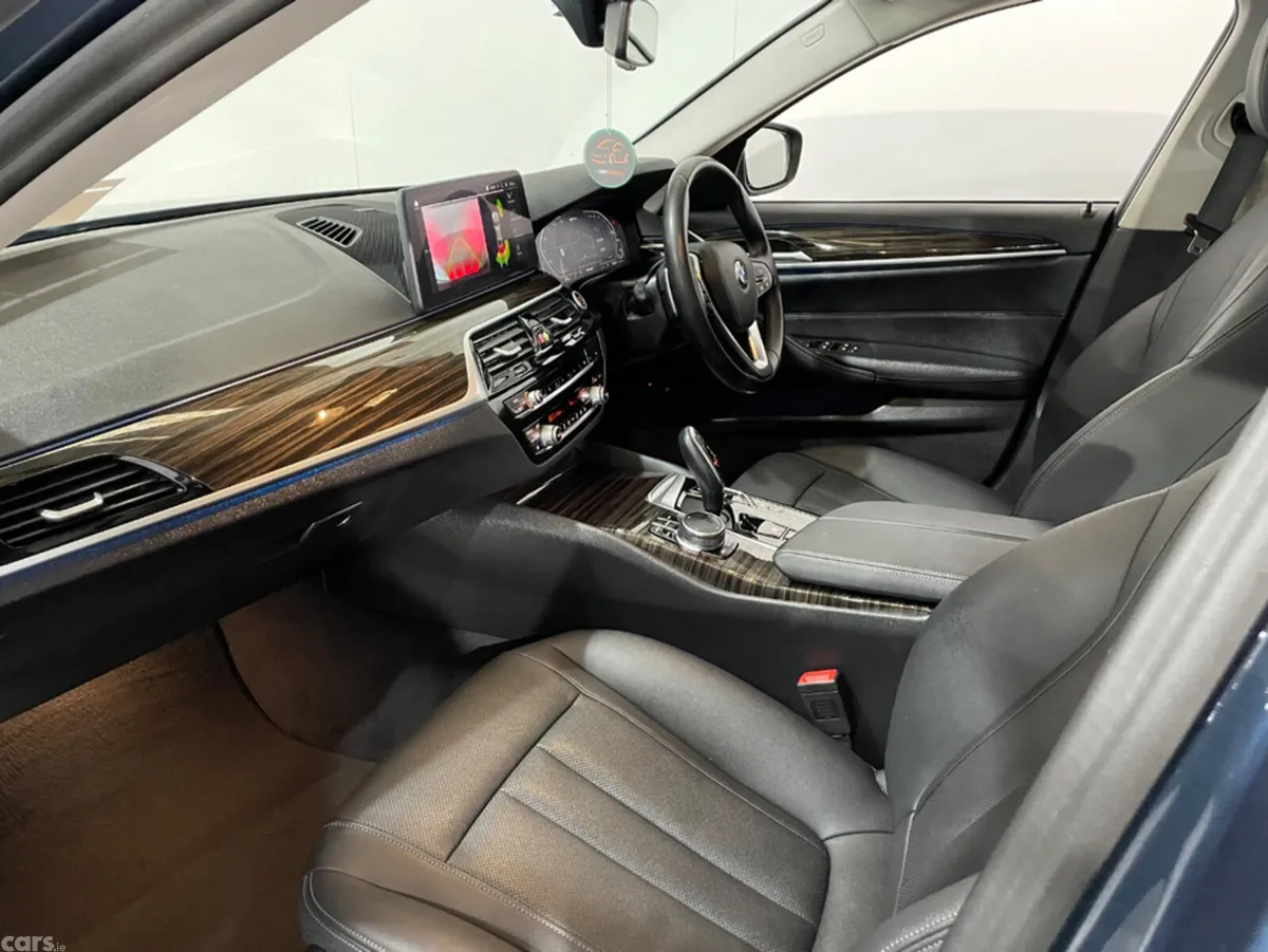 BMW 5-Series Saloon, Petrol Plug-in Hybrid, 2023, Blue
