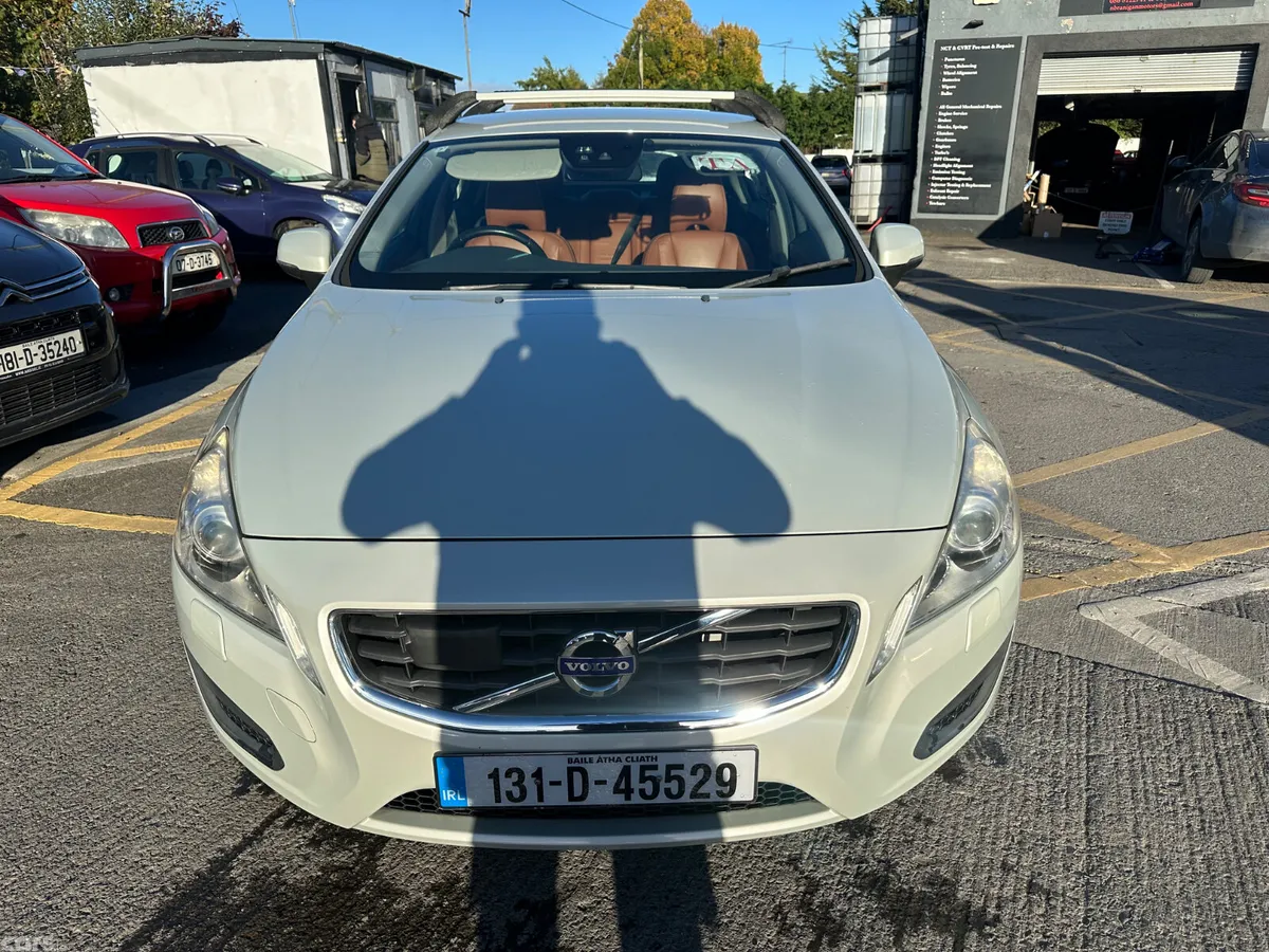 Volvo S60 Saloon, Petrol, 2013, Silver