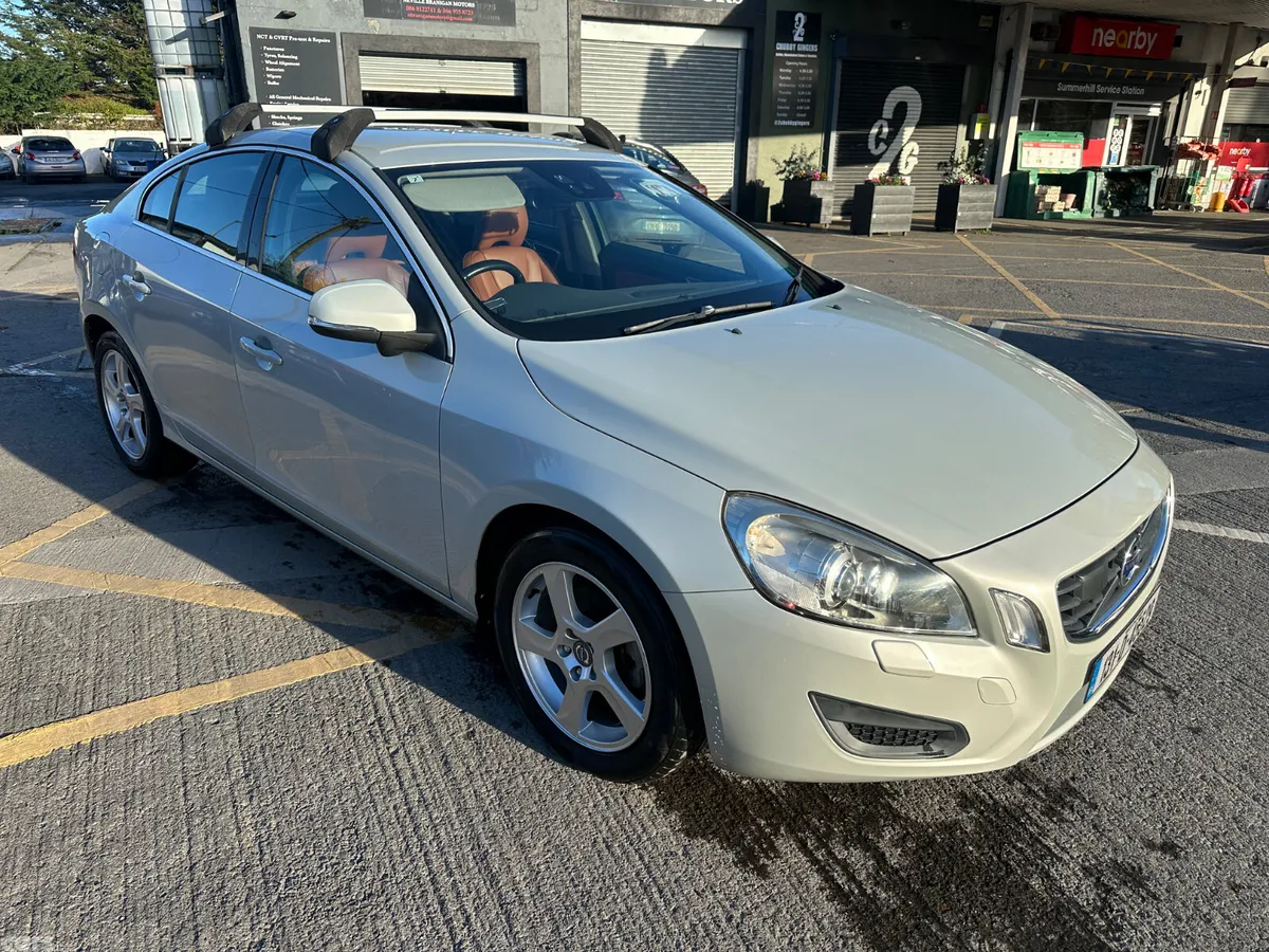 Volvo S60 Saloon, Petrol, 2013, Silver